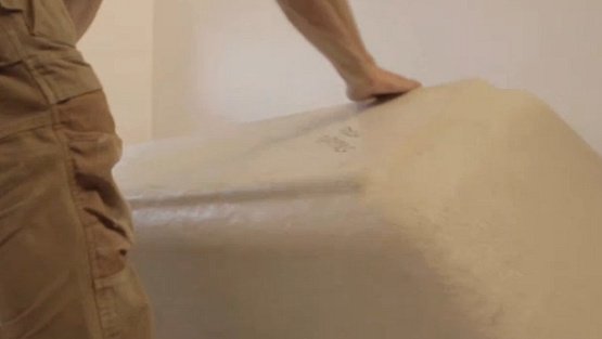 retourner la baignoire pour l'installation retourner la baignoire pour l'installation