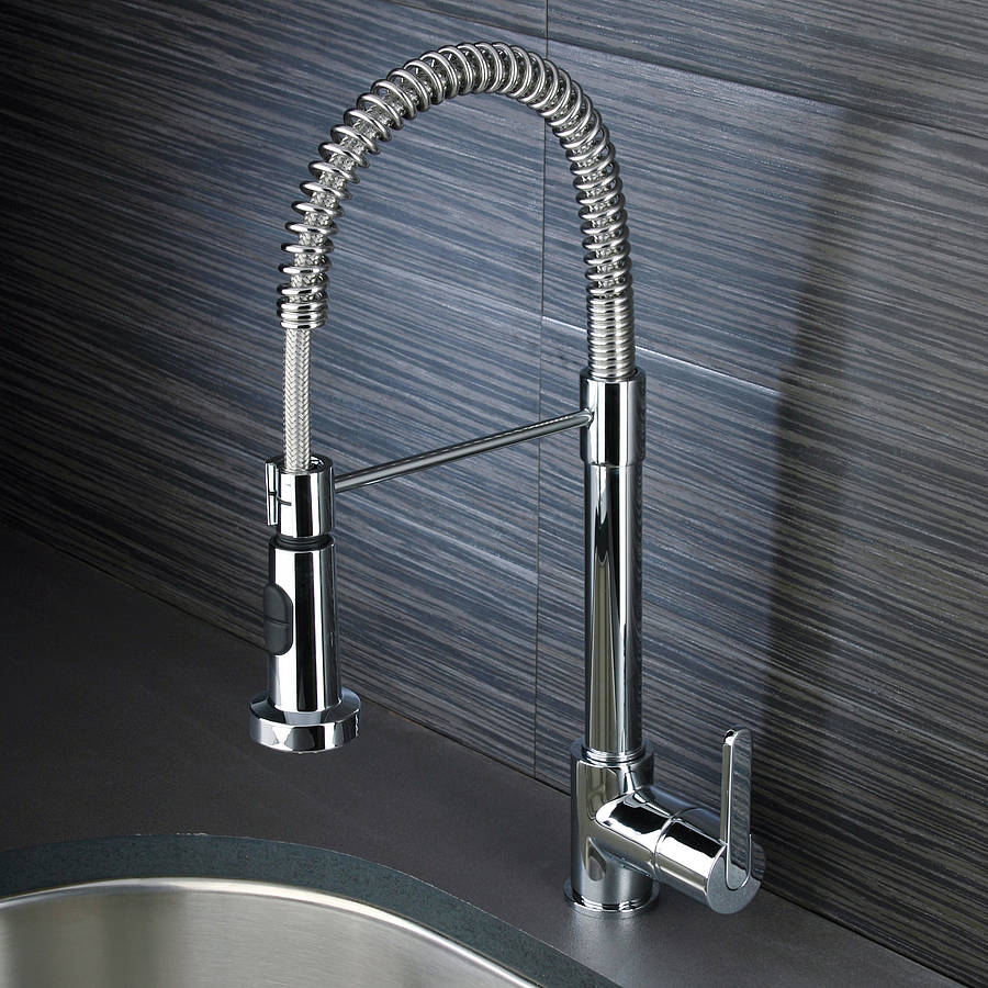 robinets pour un évier de cuisine design avec douchette
