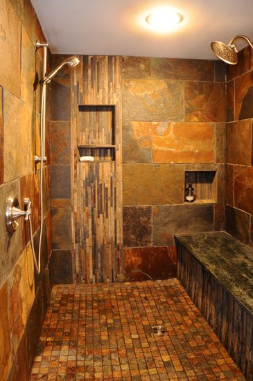 Douche en pierre effet rouille.