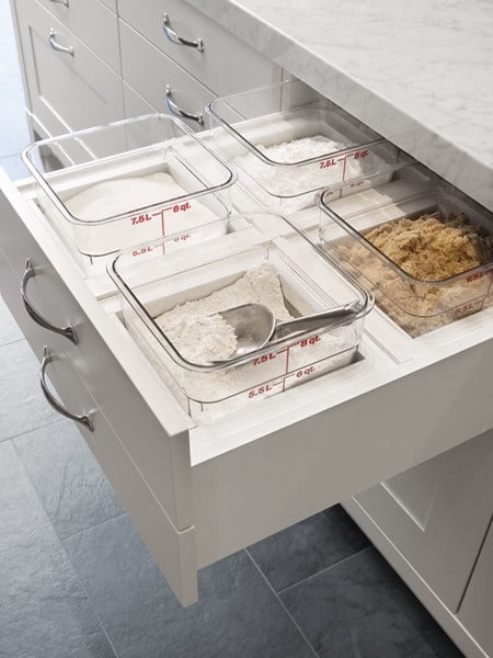 On optimise même les espaces dans les tiroirs.