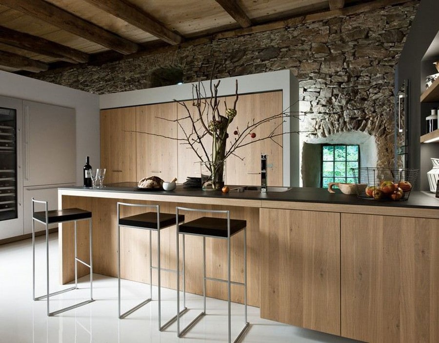 Idée de déco pour créer une ambiance rustique avec une cuisine en bois moderne.