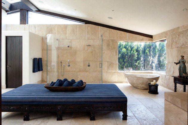 salle-de-bain-mediterraneenne-pierre-natruelle-et-poutres