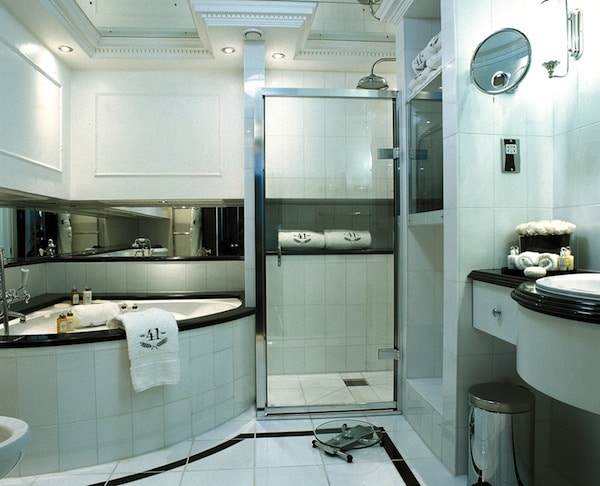 https://www.flickr.com/photos/londonhotelsinsight/7602800062/