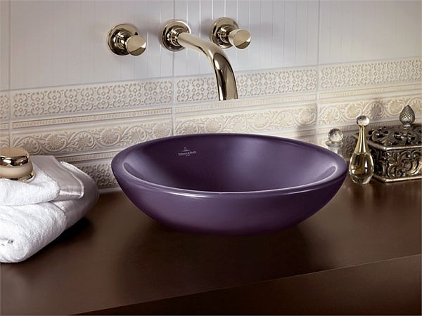 robinet-aux-finitions-brillantes-avec-vasque-a-poser