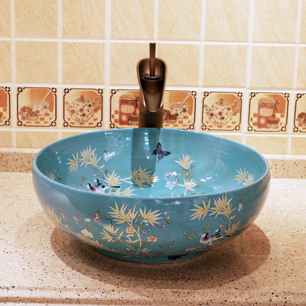 robinet-de-salle-de-bain-avec-bec