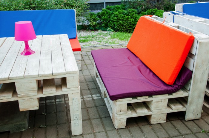 canape-dangle-en-palettes-de-bois-copyright-orenn