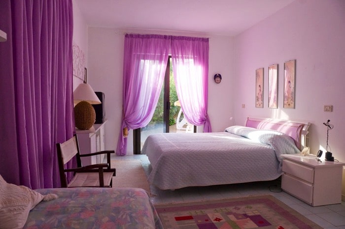 chambre-ado-fille-copyright-luciano-mortula