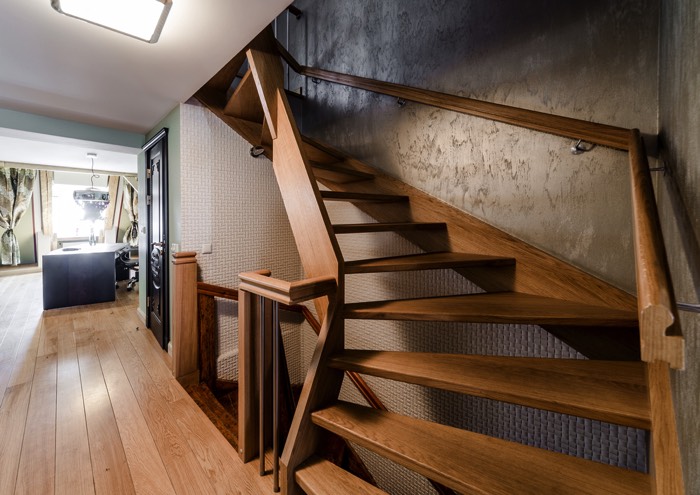 espace-vide-sous-escalier-alex-tihonovs