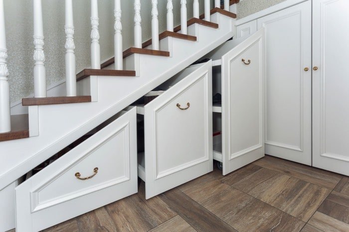 espace-vide-sous-escalier-gaevoyb-903