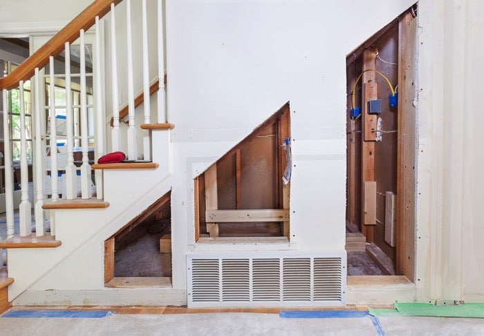 espace-vide-sous-escalier-jo-ann-snover-0933
