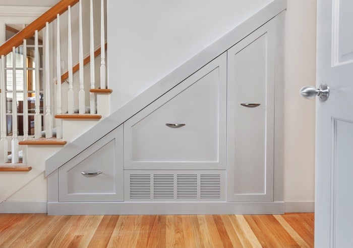 espace-vide-sous-escalier-jo-ann-snover-782