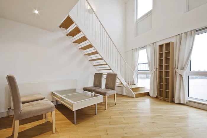 espace-vide-sous-escalier-yampi-90