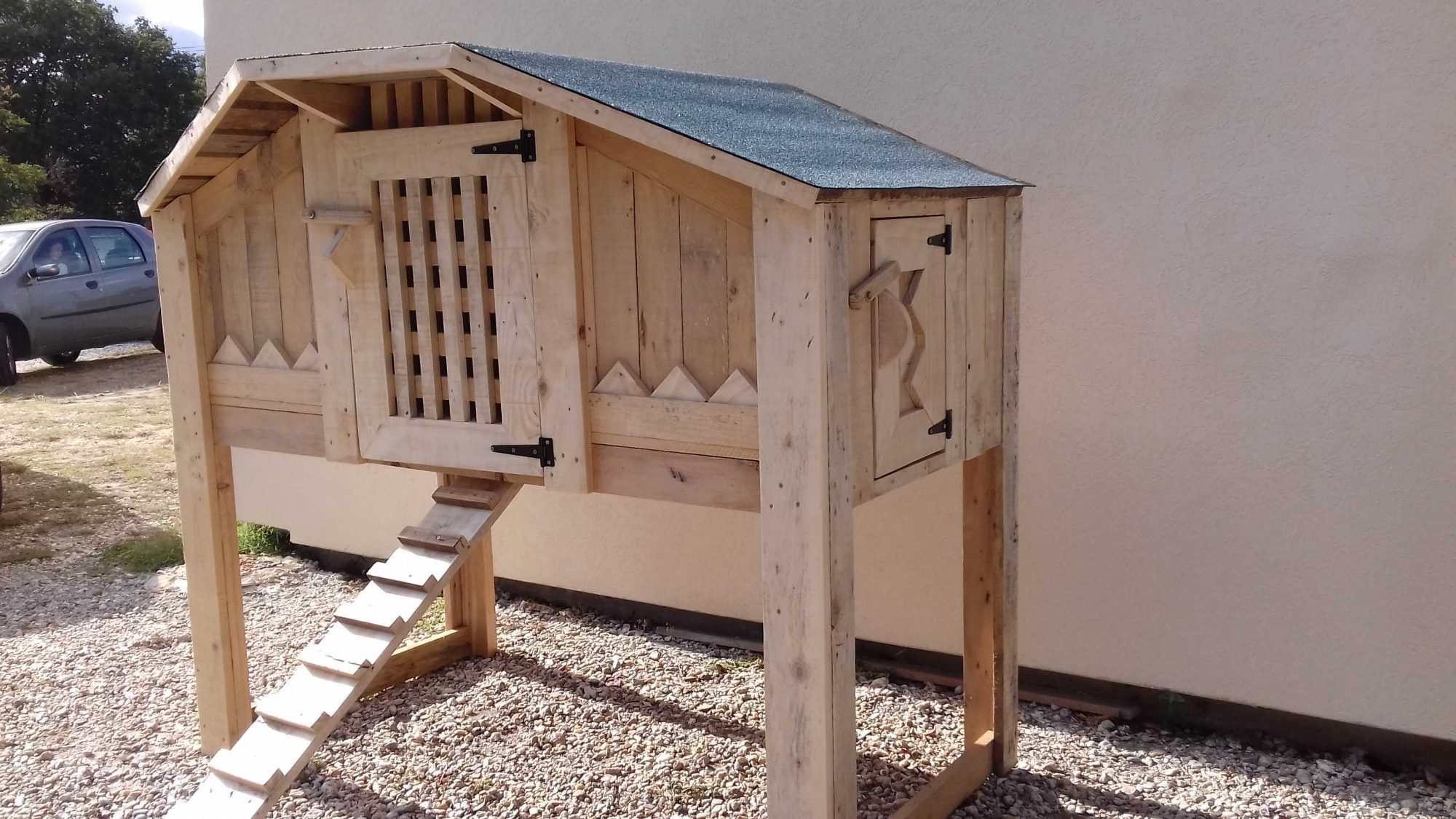 Poulailler en bois de palette